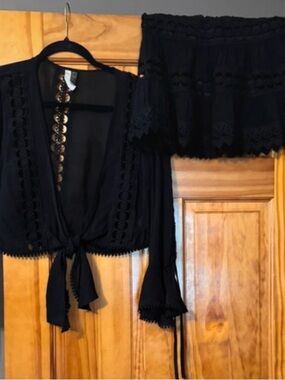 Tie-Front Lace-Trim Women's Tunic Top in Black